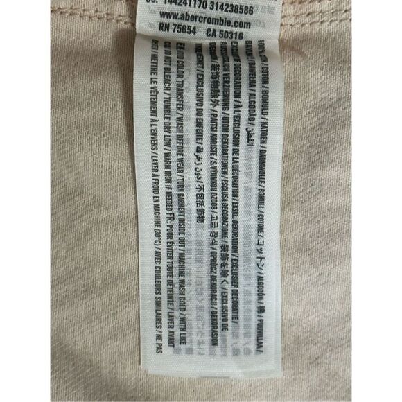 Abercrombie & Fitch light pink ladies destroyed denim jacket - Picture 10 of 11